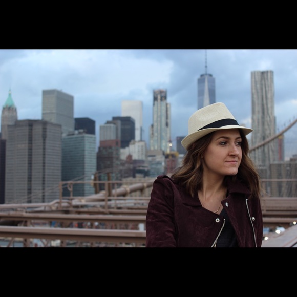 Meet your Posher, Ally - Picture 7 of 7